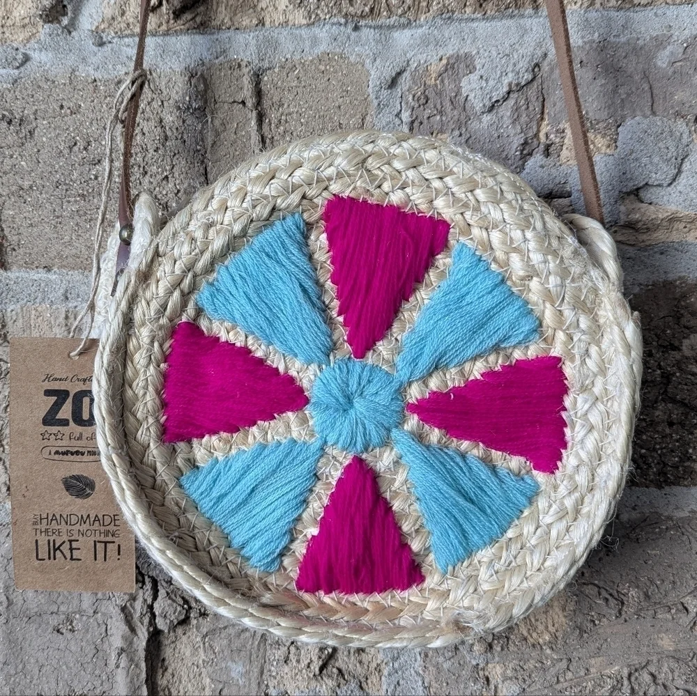 NWT Zoi Handmade Boho Colorful Crossbody Bag Circle Straw Leather